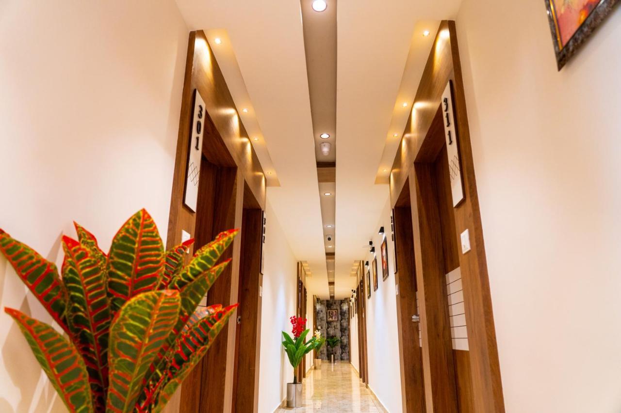 Hotel Lee Grand Ананд Экстерьер фото