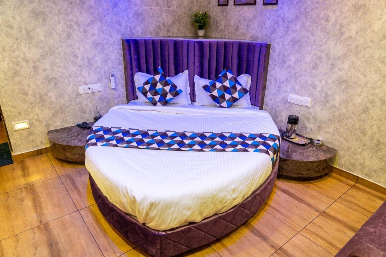 Hotel Lee Grand Ананд Экстерьер фото